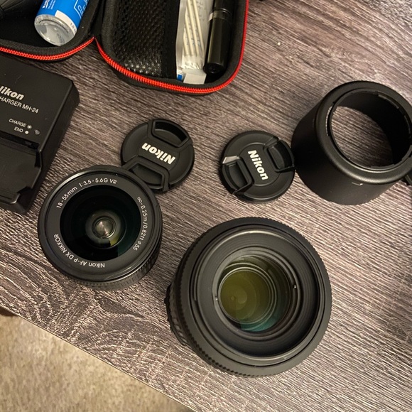 Nikon 3400 DSLR camera - Picture 10 of 15